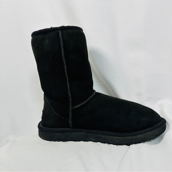UGG Classic Short II Suede Shearling Boots Black Cozycore Size 8 - Picture 11 of 13